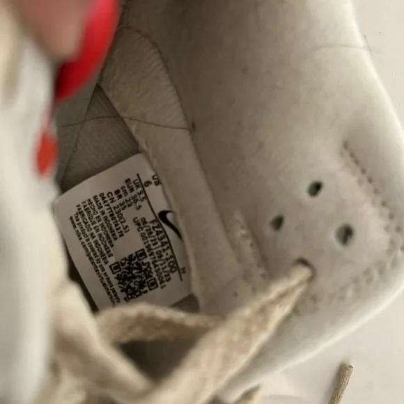 Women’s Nike Dunk Low - Picture 5 of 5